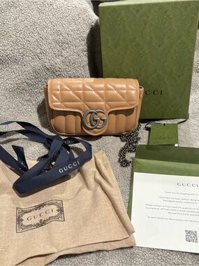 Gucci GG Marmont Super Mini Bag